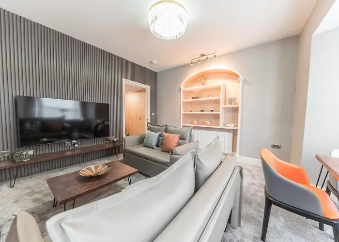 The Old Stamp House Retreat- Three En-suite Bedrooms Village Location * 安布尔塞德