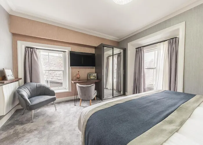 The Old Stamp House Retreat- Three En-suite Bedrooms Village Location 安布尔塞德