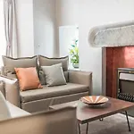 The Old Stamp House Retreat- Three En-suite Bedrooms Village Location *