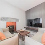 The Old Stamp House Retreat- Three En-suite Bedrooms Village Location * Ambleside