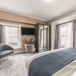 The Old Stamp House Retreat- Three En-suite Bedrooms Village Location Ambleside