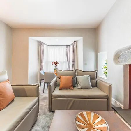 Apartamento The Old Stamp House Retreat - Three En-Suite Bedrooms With Parking *