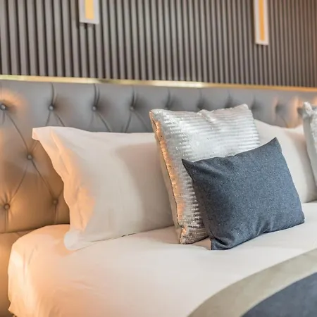 Apartamento The Old Stamp House Retreat - Three En-Suite Bedrooms With Parking