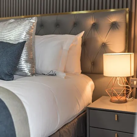 The Old Stamp House Retreat - Three En-Suite Bedrooms With Parking Ambleside