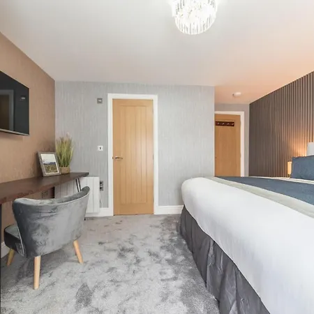 The Old Stamp House Retreat - Three En-Suite Bedrooms With Parking Apartamento
