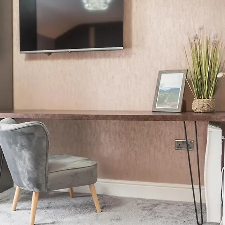 The Old Stamp House Retreat - Three En-Suite Bedrooms With Parking Ambleside