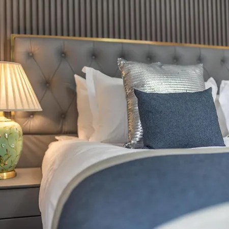 The Old Stamp House Apartment- Three En-suite Bedrooms Village Location Apartment Ambleside