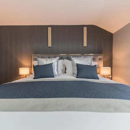 The Old Stamp House Apartment- Three En-suite Bedrooms Village Location * Ambleside