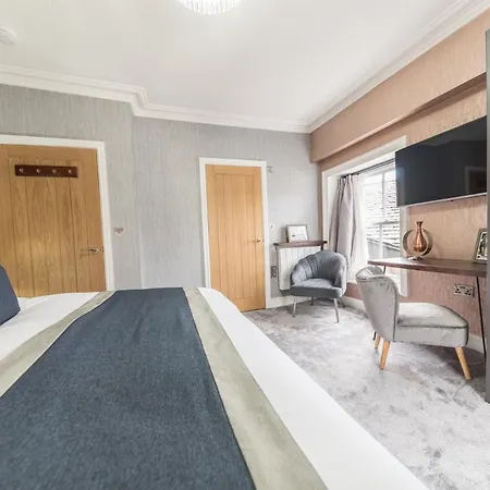 The Old Stamp House Apartment- Three En-suite Bedrooms Village Location * Ambleside