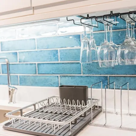 The Old Stamp House Retreat- Three En-suite Bedrooms Village Location