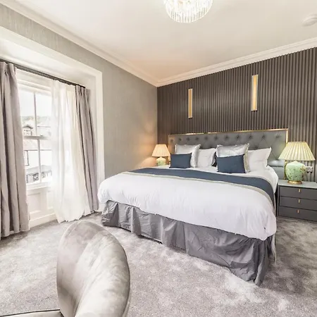 The Old Stamp House Apartment- Three En-suite Bedrooms Village Location Ambleside