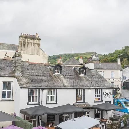 The Old Stamp House Apartment- Three En-suite Bedrooms Village Location * Ambleside