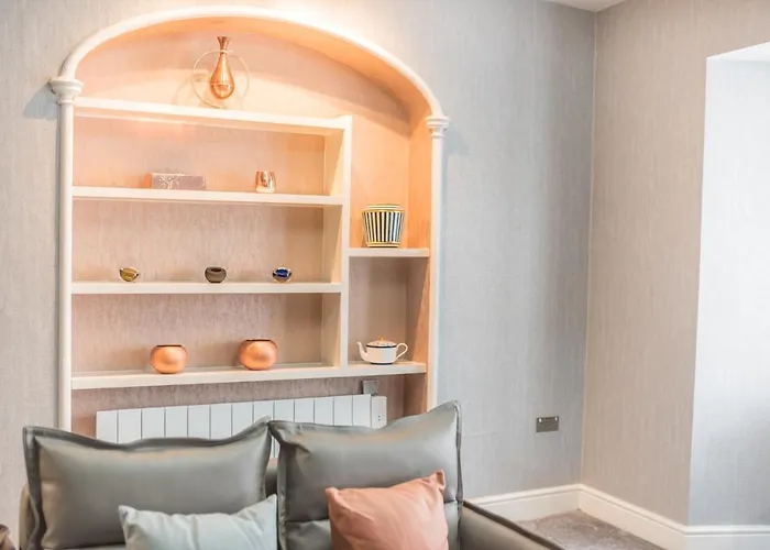 The Old Stamp House Retreat- Three En-suite Bedrooms Village Location Apartment Ambleside