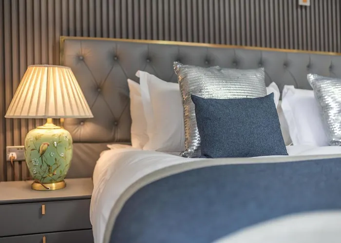 The Old Stamp House Retreat- Three En-suite Bedrooms Village Location Apartment Ambleside