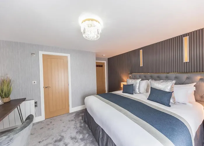 Apartment The Old Stamp House Retreat- Three En-suite Bedrooms Village Location *