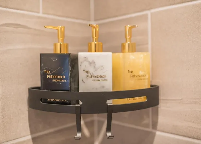 The Old Stamp House Retreat- Three En-suite Bedrooms Village Location