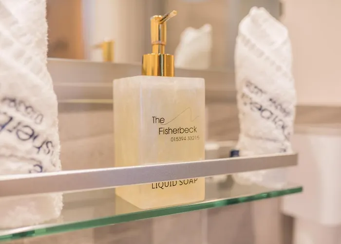 The Old Stamp House Retreat- Three En-suite Bedrooms Village Location *