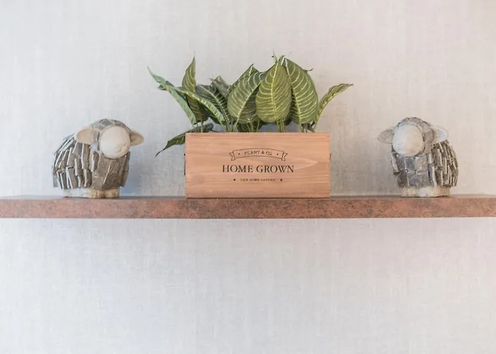 The Old Stamp House Retreat- Three En-suite Bedrooms Village Location Apartment Ambleside