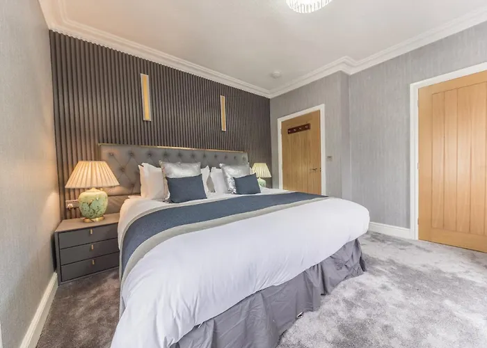 Apartment The Old Stamp House Retreat- Three En-suite Bedrooms Village Location Ambleside