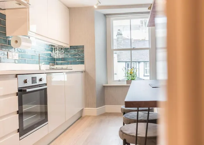 The Old Stamp House Retreat- Three En-suite Bedrooms Village Location